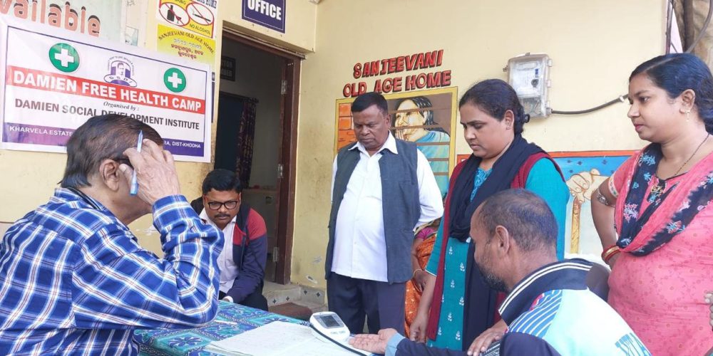On January 23rd, a Medical Camp was held at Sanjevni Old Age Home, organized by DSDI.