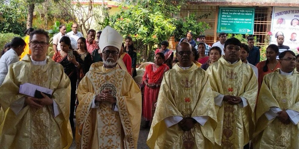 On February 23rd, the vibrant Parish of Serampore came together to celebrate a significant milestone: the Golden Jubilee of the SSCC India presence